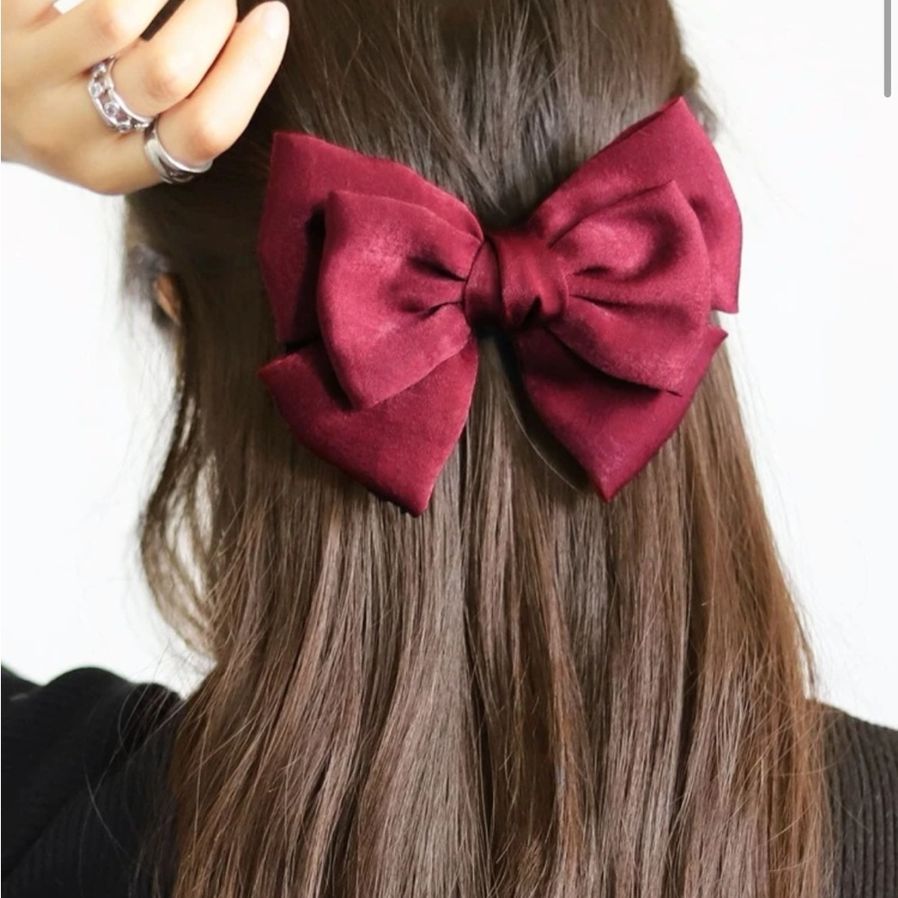 Crimson hair bow